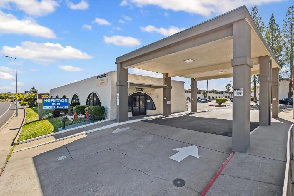 Heritage Inn Express Roseville hotel hero