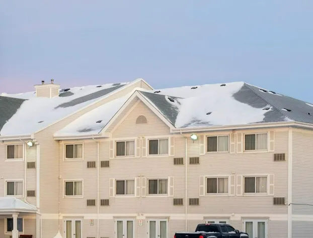 Travelodge Suites by Wyndham Regina / Eastgate Bay hotel detail image 4