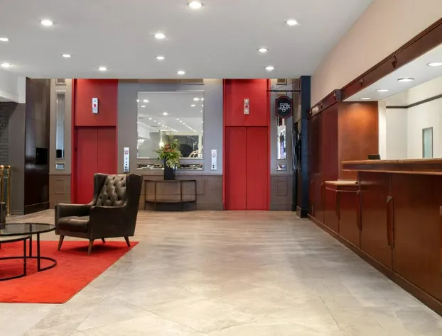 Ramada Plaza by Wyndham Calgary Downtown hotel detail image 3