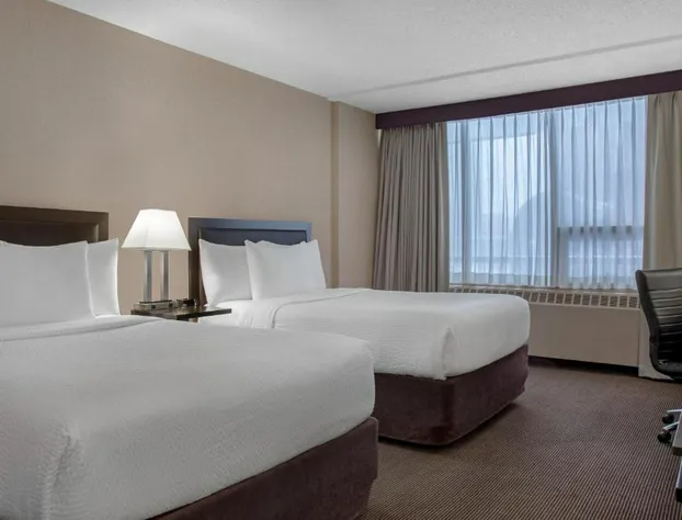 Ramada Plaza by Wyndham Calgary Downtown hotel detail image 4
