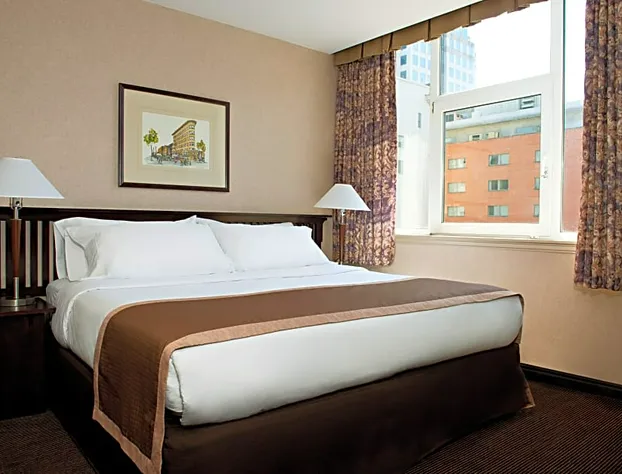 Ramada Limited Downtown Vancouver hotel detail image 4
