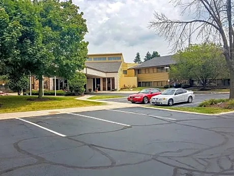 Quality Inn & Suites hotel detail image 1