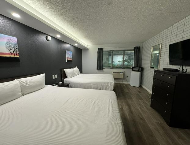 Travelodge by Wyndham Winnipeg Airport hotel detail image 3