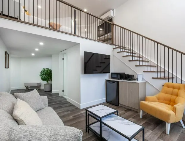 Strata Hotel hotel detail image 4