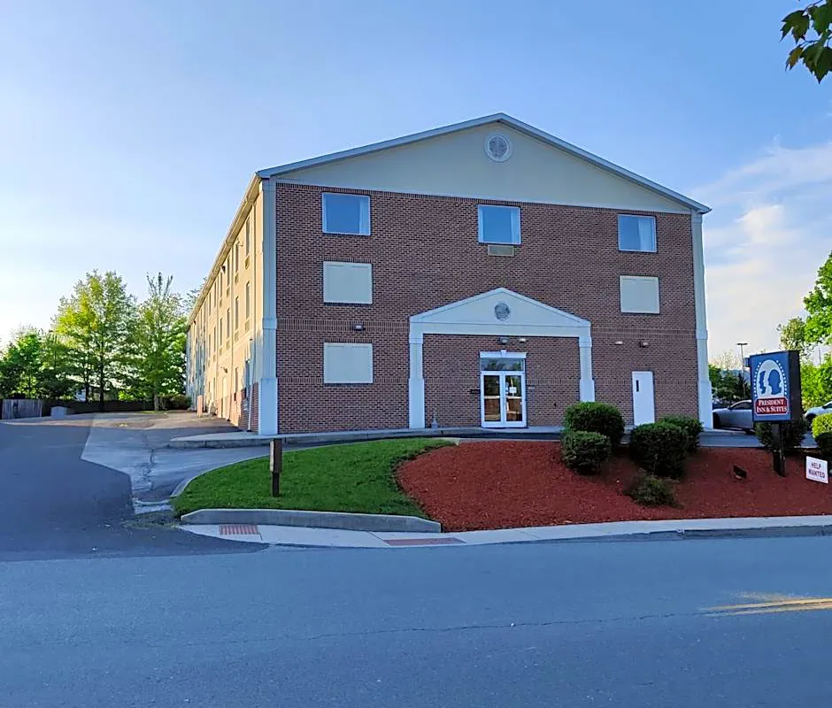 President Inn & Suites hotel hero