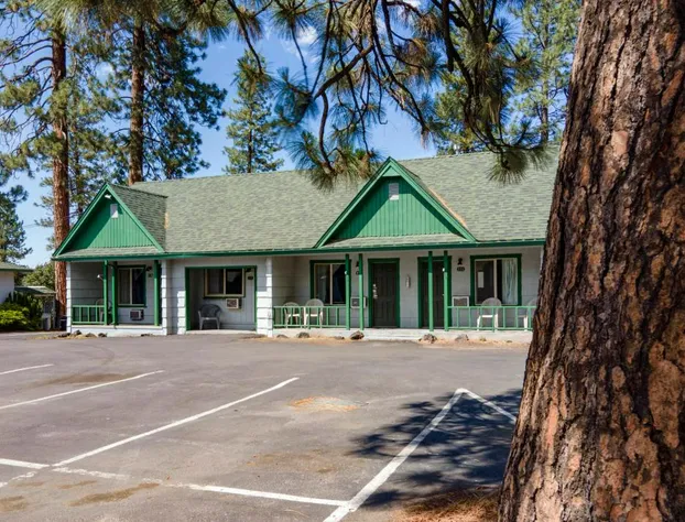 Green Gables Motel & Suites hotel detail image 3