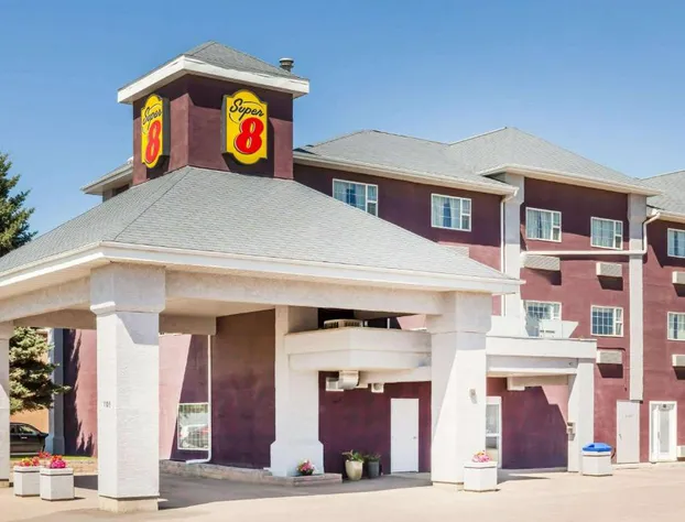 Super 8 by Wyndham Saskatoon Near Saskatoon Airport hotel detail image 3