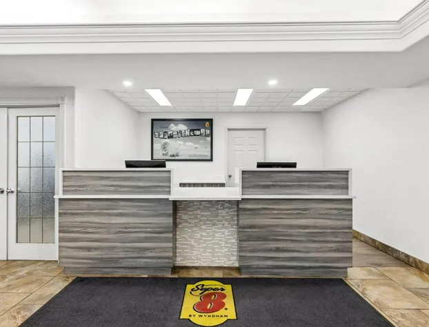 Super 8 by Wyndham Saskatoon Near Saskatoon Airport hotel detail image 4