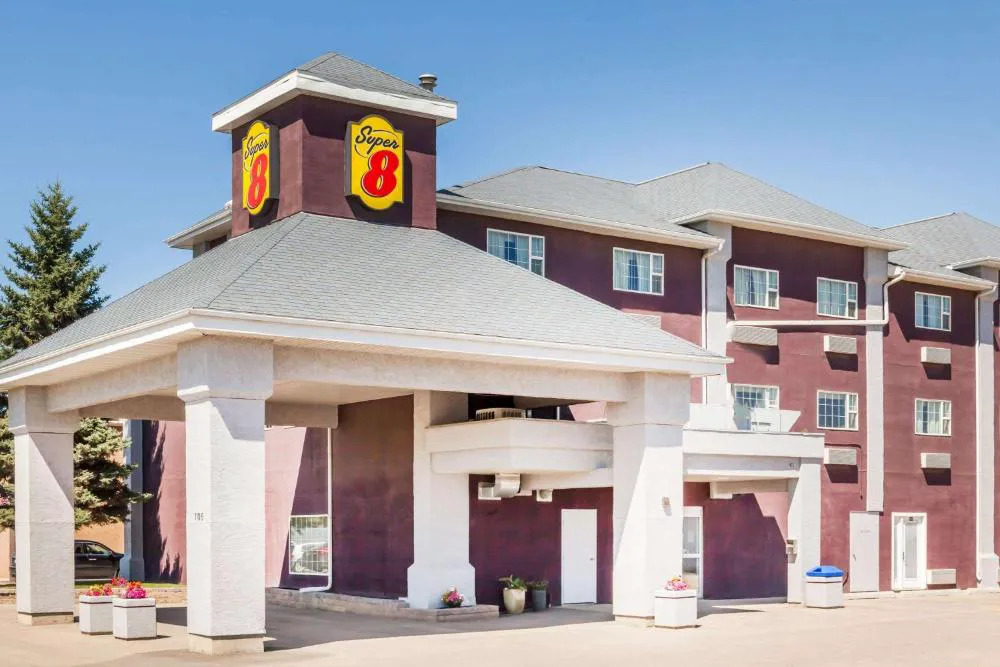 Super 8 by Wyndham Saskatoon Near Saskatoon Airport hotel hero