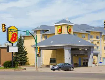 Super 8 by Wyndham Saskatoon Near Saskatoon Airport hotel detail image 3