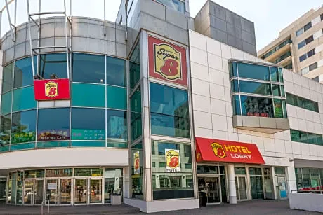 Super 8 by Wyndham Downtown Toronto hotel detail image 2