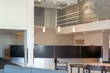 Super 8 by Wyndham Downtown Toronto hotel detail image 4