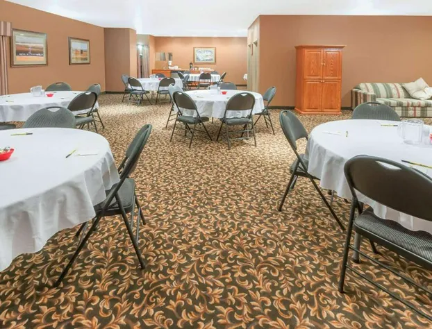 Super 8 by Wyndham Three Hills AB hotel detail image 3