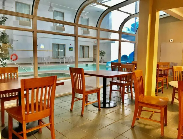 Super 8 by Wyndham Three Hills AB hotel detail image 1