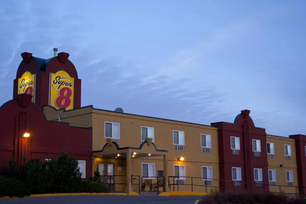 Super 8 by Wyndham Swift Current hotel hero