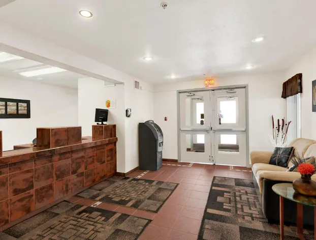 Super 8 by Wyndham Swift Current hotel detail image 1