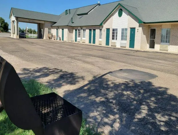 HomeTown Inn By OYO Texhoma, OK hotel detail image 1