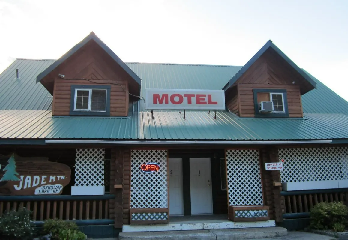 Jade Mountain Motel hotel hero