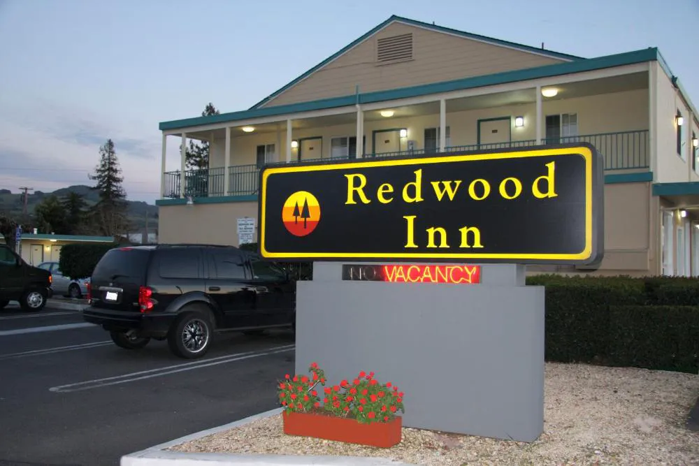 Redwood Inn hotel hero