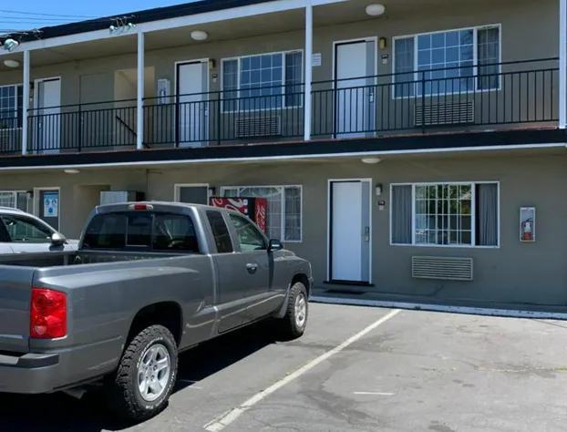 Redwood Inn hotel detail image 4