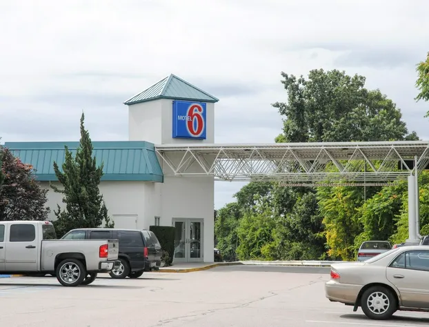 Motel 6 Warwick, RI - Providence Airport - I-95 hotel detail image 2