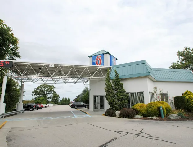Motel 6 Warwick, RI - Providence Airport - I-95 hotel detail image 2