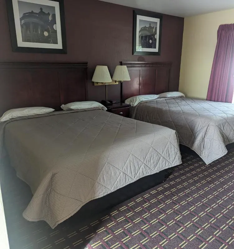 Dollar Inn hotel hero