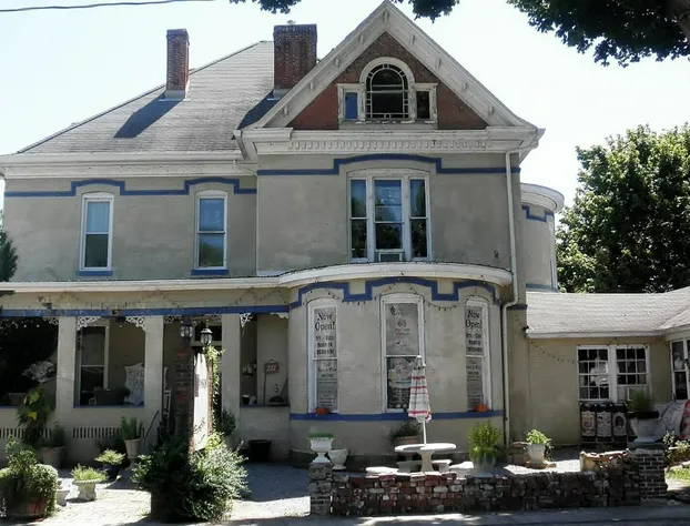 Riverview Mansion Hotel hotel detail image 4