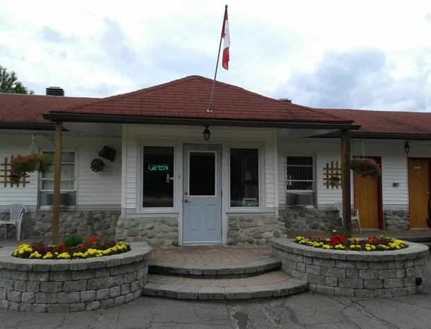 Deep River Motel hotel detail image 3