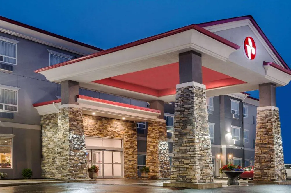 Ramada by Wyndham Moose Jaw hotel hero