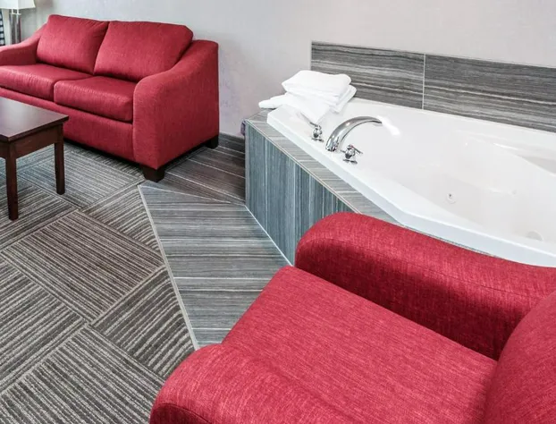 Ramada by Wyndham Moose Jaw hotel detail image 2