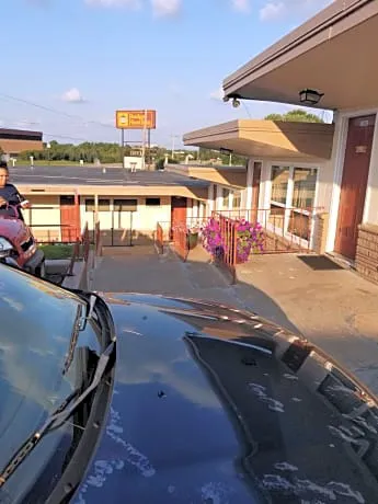 Budget Host Inn Eagan hotel detail image 2