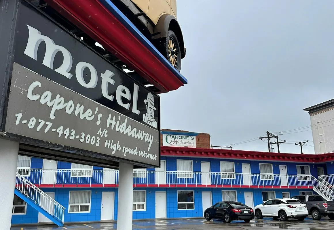 Capone's Hideaway Motel hotel hero