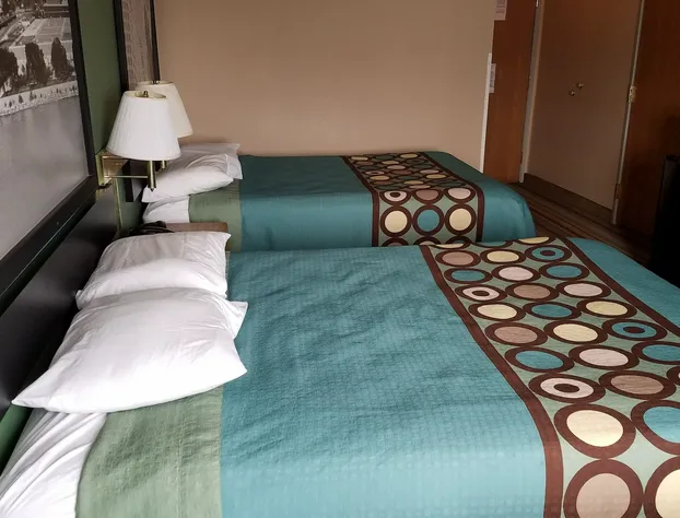 Super 8 by Wyndham Pontoon Beach IL/St. Louis MO Area hotel detail image 3