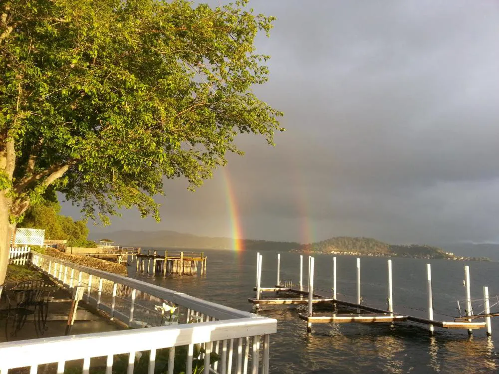 Lake Place Resort hotel hero