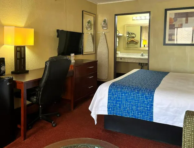 Travelodge by Wyndham Seymour hotel detail image 3