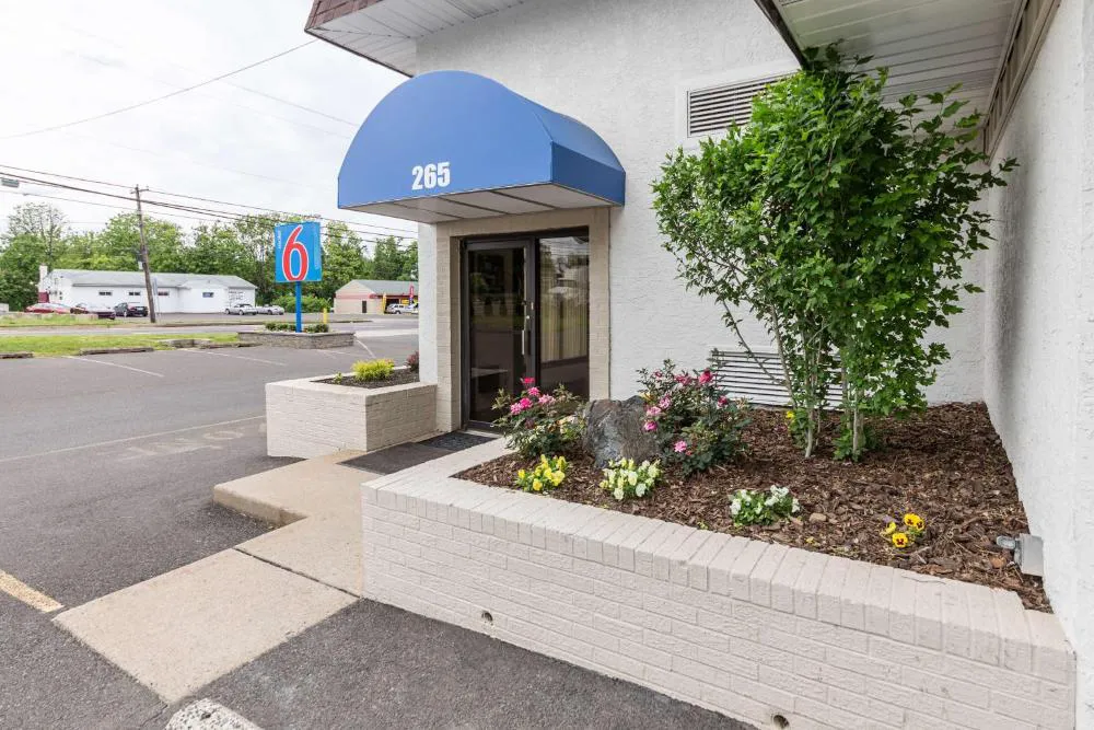 Motel 6 Warminster, PA hotel hero