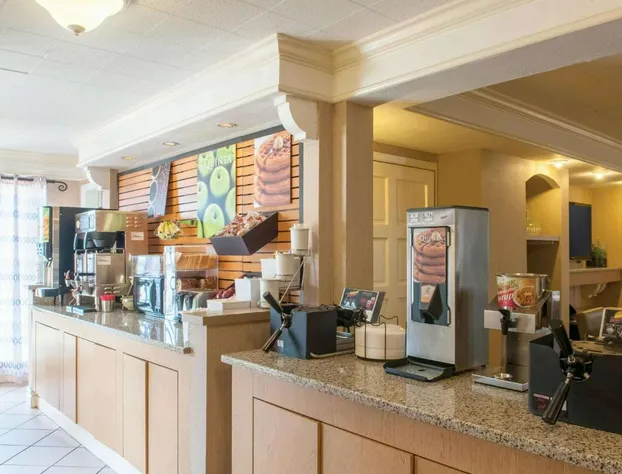 La Quinta Inn by Wyndham New Orleans Veterans / Metairie hotel detail image 2