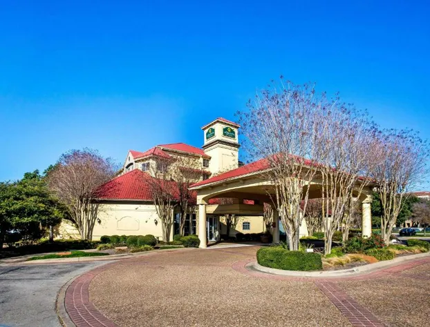 La Quinta Inn & Suites by Wyndham Austin Southwest hotel detail image 2