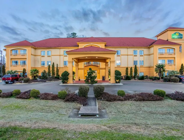 La Quinta Inn & Suites by Wyndham Fultondale Birmingham N hotel detail image 2