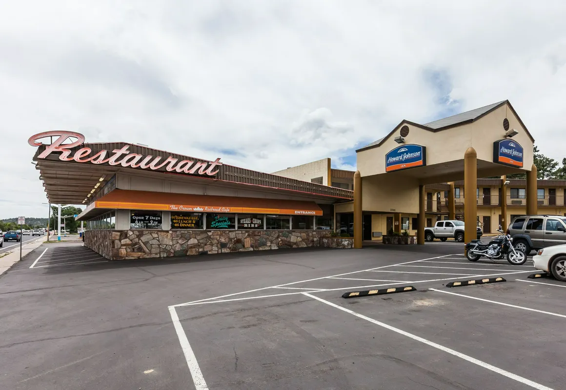 Howard Johnson by Wyndham Flagstaff hotel hero
