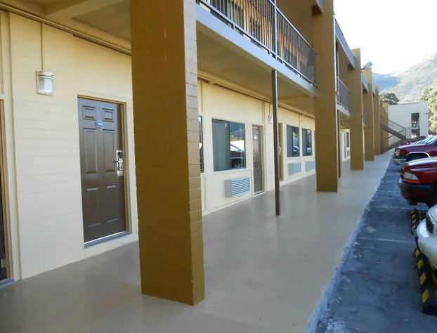 Howard Johnson by Wyndham Flagstaff hotel detail image 4