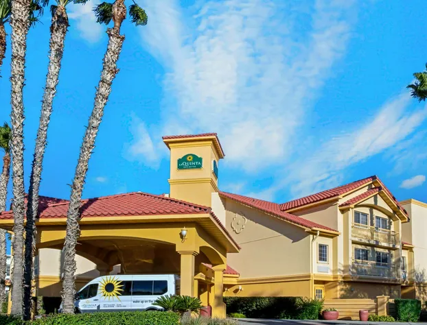 La Quinta Inn & Suites by Wyndham Tucson Airport hotel detail image 3