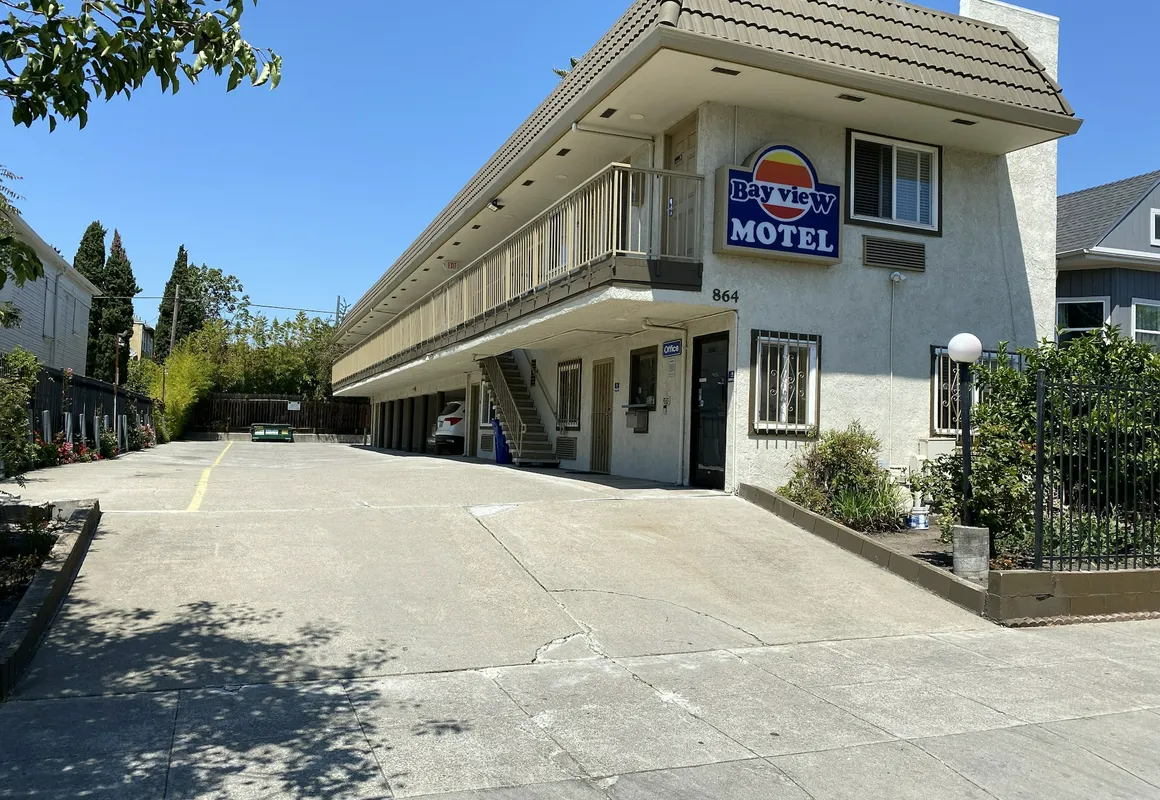 Bayview Motel hotel hero