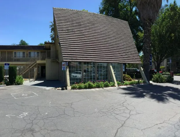 Discovery Inn hotel detail image 4