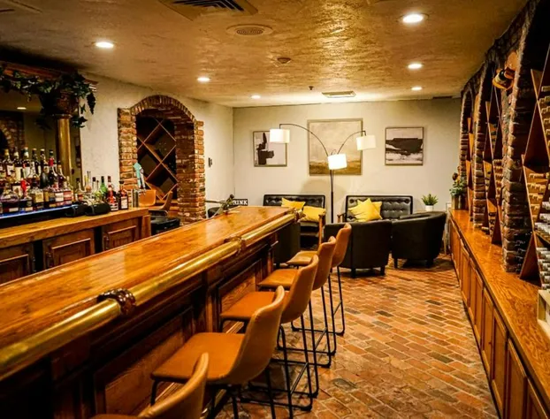 Historic Santa Maria Inn hotel detail image 3