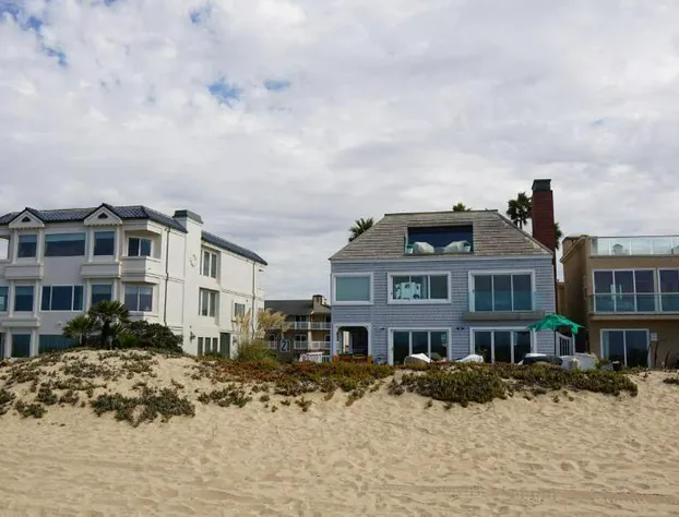 Ocean Surf Inn & Suites hotel detail image 2