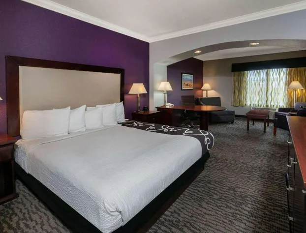 La Quinta Inn & Suites by Wyndham Loveland/Estes Park hotel detail image 1