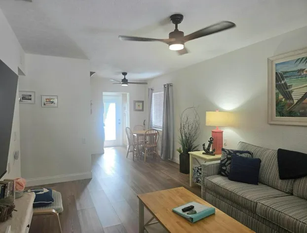 Palm Tree Villas hotel detail image 2