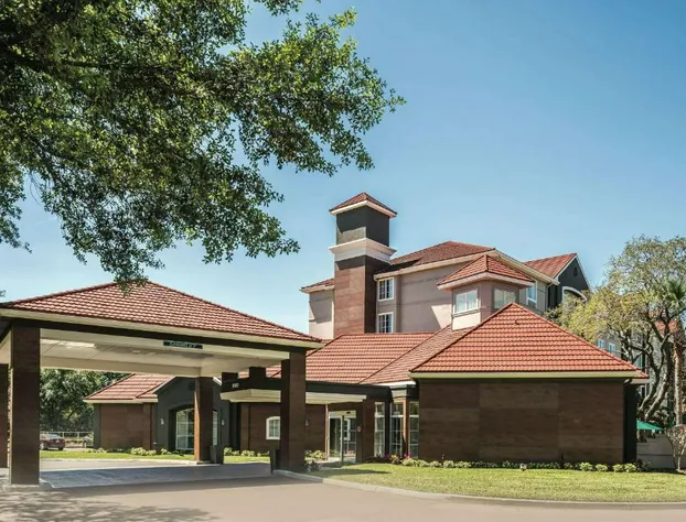 La Quinta Inn & Suites by Wyndham Orlando Lake Mary hotel detail image 2